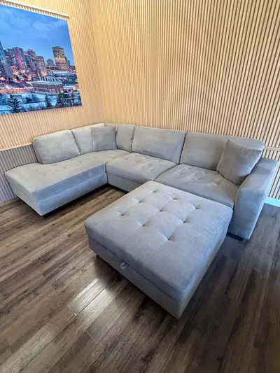 Thomasville Miles 3 Piece Sectional , View more