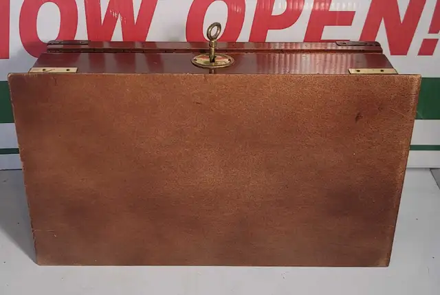 Locking Wood Jewelry Box 12x7x4 Inches in Jewellery & Watches in Barrie - Image 5