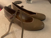 Angelo Luzio Tan Leather Tap Shoes - size 6.5