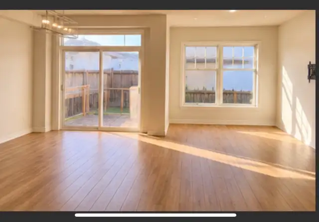 Beautiful renovated 3.5 bedroom townhouse in Barhaven in Long Term Rentals in Ottawa - Image 5
