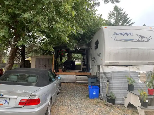 RV Long Term Living Chemainus Gardens in RVs & Motorhomes in Cowichan Valley / Duncan - Image 2