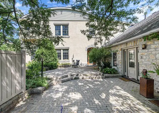 PERTH WATERFRONT TOWNHOME WITH ELEVATOR! in Houses for Sale in Ottawa - Image 4