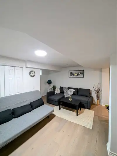 One-Bedroom Unit – North York – Available from June 1 Excellent location with quick access to Yonge...