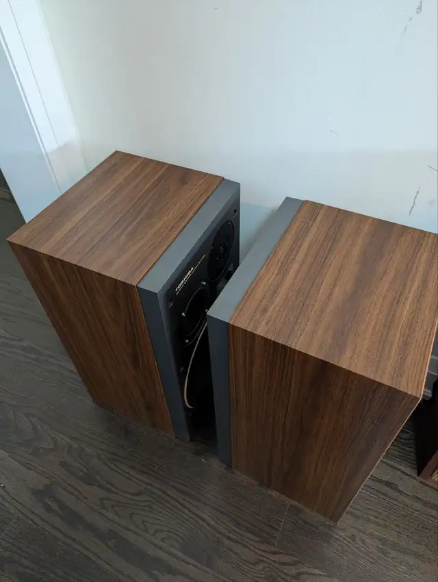 Toshiba SS-470DS High-End Vintage Speakers in Speakers in Markham / York Region - Image 8