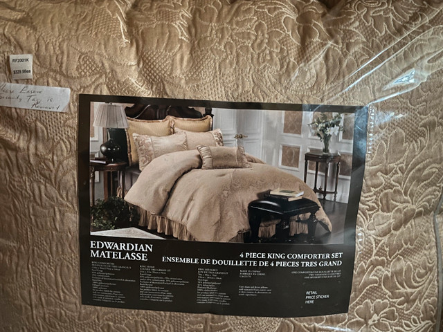 King Comforter Set 4 Piece in Bedding in Calgary