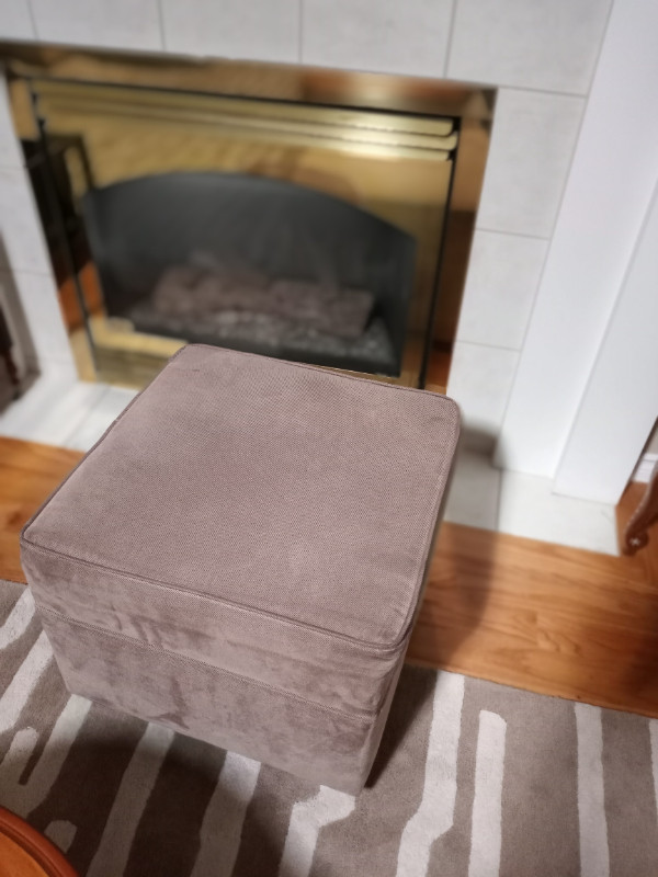 Matching sofa, loveseat, 2 ottoman, 5 cushions Couches & Futons