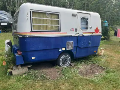 HANDYMAN SPECIAL! But, also, still in somewhat decent shape. She just needs a bit of work and update...