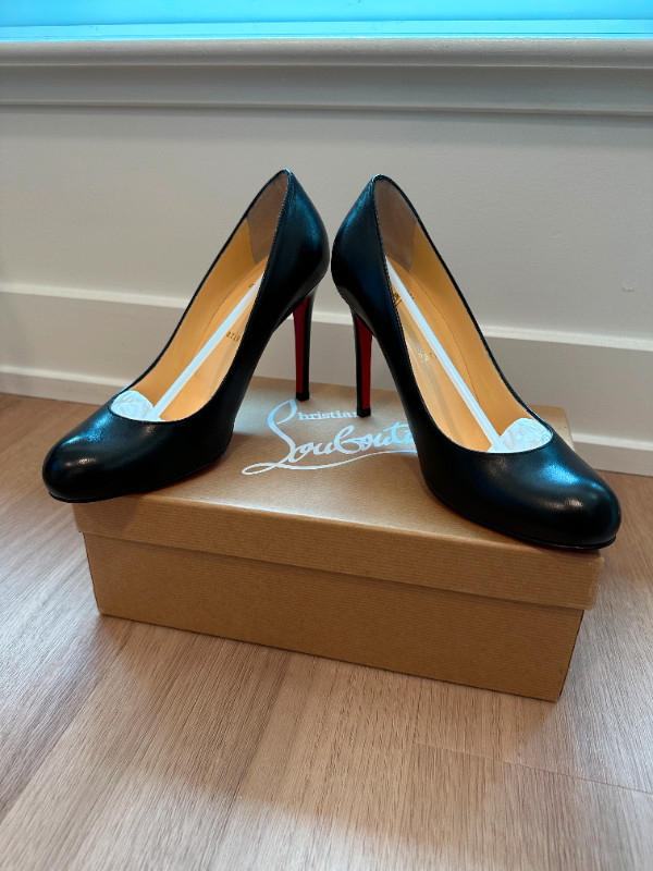 Christian Louboutin Simple Pumps 100mm in Black (SIZE 38) in Women's - Shoes in Ottawa - Image 2