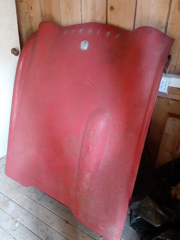 Triumph TR4 hood assembly in Auto Body Parts in Annapolis Valley - Image 2