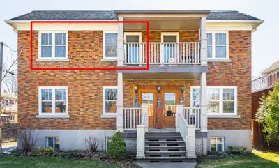 Ville St-Laurent 5 min à pied au métro Cote Vertu Logement de 4 pièces au 2e étage dans un triplex....