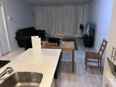 41/2 Clean Apartment for Rent - close to all amenities