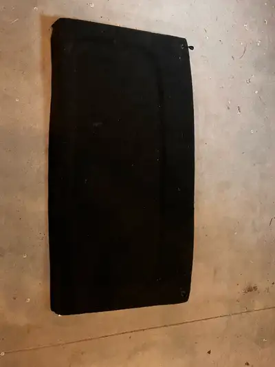 Keeps items rear out of sight.