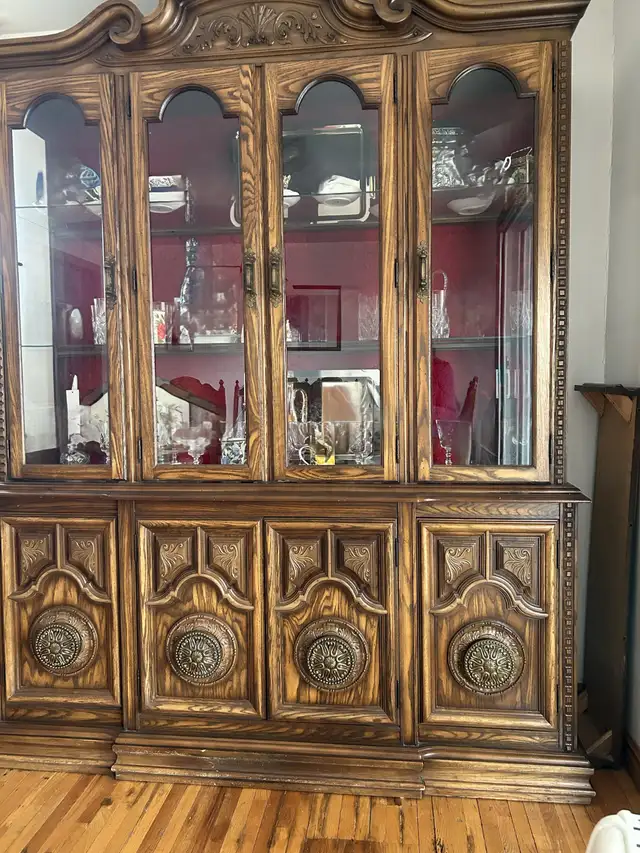 Dining Room Set in Other in Laval / North Shore - Image 3