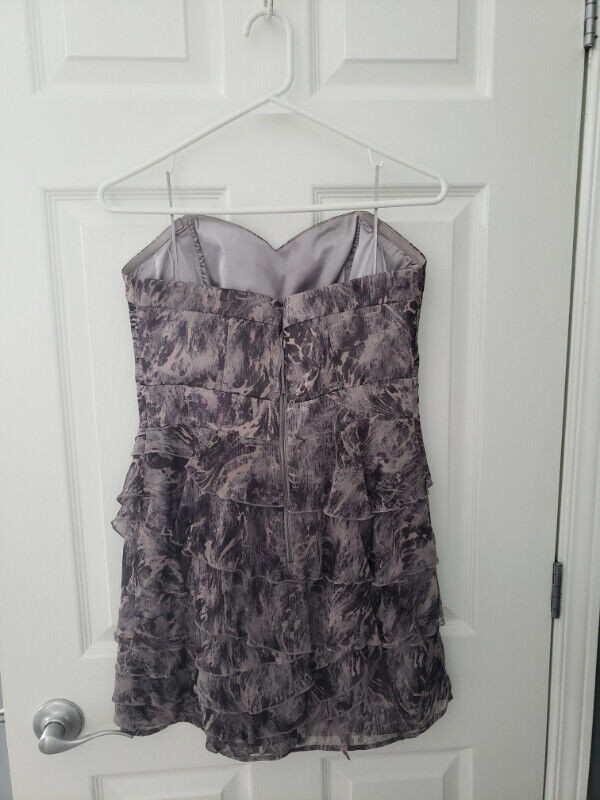 Guess brand purple grey dress size 9 / Robe Guess mauve gris dans Femmes - Robes et jupes  à Laval/Rive Nord - Image 2