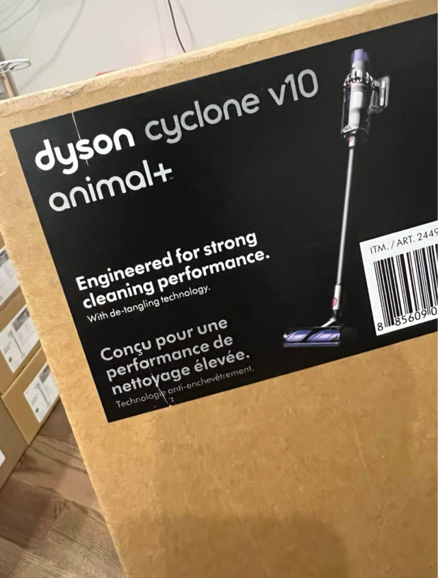 Dyson cyclone V10 Animal + cordless stick vacuum cleaner in Vacuums in City of Toronto