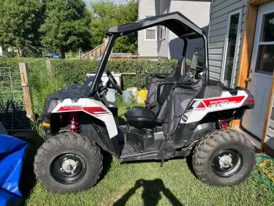 Beautiful Polaris ATV suitable for all kinds of people. Perfect size for the whole family. Lots of g...