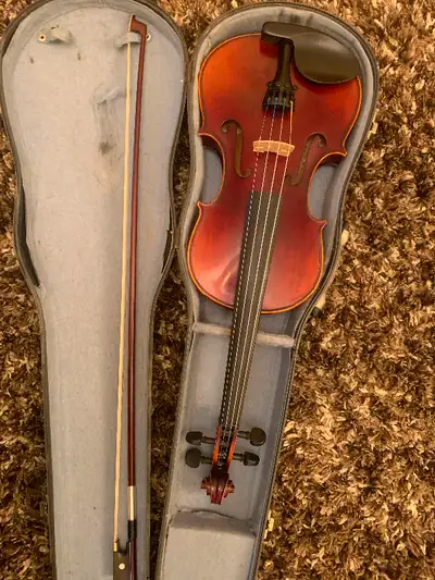 Student Violin 4/4. Made by Celestial Sound. Comes with case and bow.