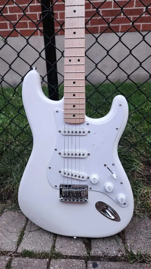 Squier Stratocaster in Guitars in City of Toronto - Image 3