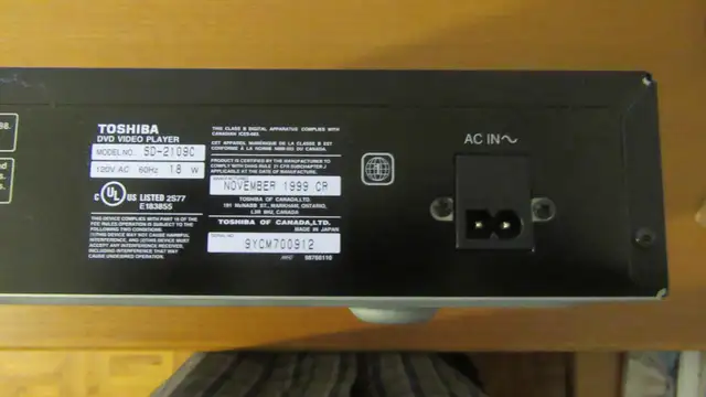 Toshiba SD-2109 DVD Player in Video & TV Accessories in Victoriaville - Image 5