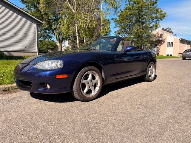 Miata Mx5 Bas km + automatique!!!
