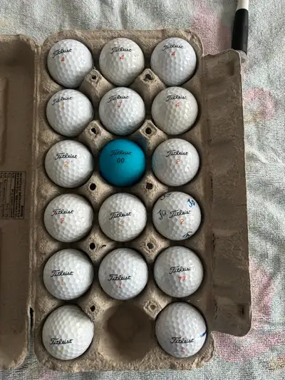 Titlest Velocity pack of 17 balls, View more