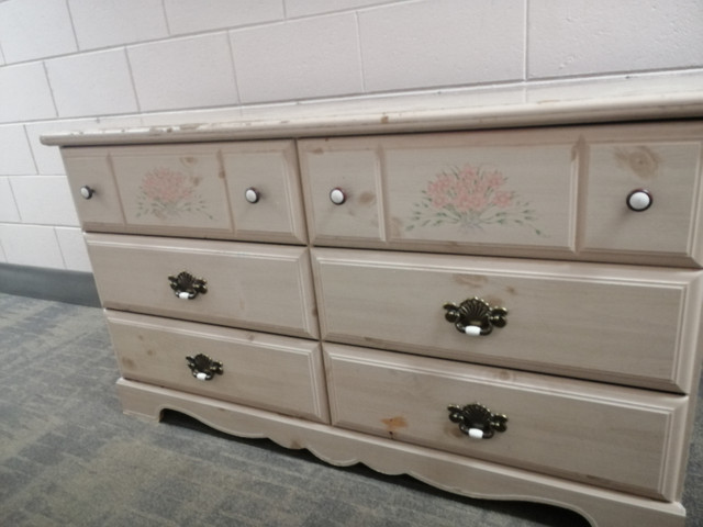 Dresser 26 x 56 x 16 in Other Tables in Winnipeg - Image 2