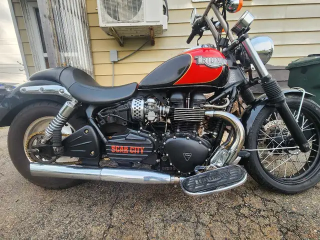 TRIUMPH motorcycle in Street, Cruisers & Choppers in Cape Breton - Image 5