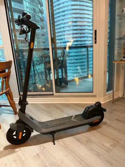 NIU KQi2 Pro Electric Kick Scooter 28km/h | Range 40km Gently used, in great condition. Never had an...