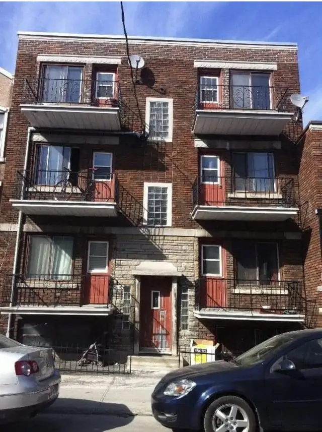 BIG APT 3 1/2 FOR RENT(METRO FRONTENAC,NEAR DOWNTOWN)