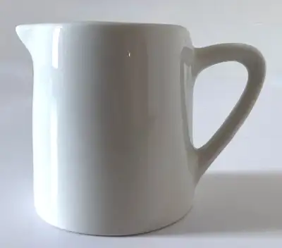 Vintage 1987 Petit pichet porcelaine "restaurant" Angleterre, View more