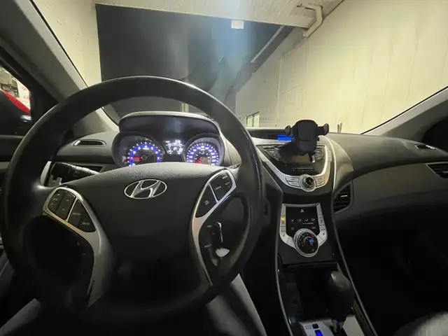 2011 Hyundai Elantra in Cars & Trucks in Cambridge - Image 5
