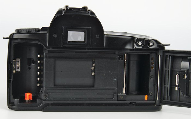 Canon EOS Rebel X/S Film Camera -Vintage in Cameras & Camcorders in North Bay - Image 4