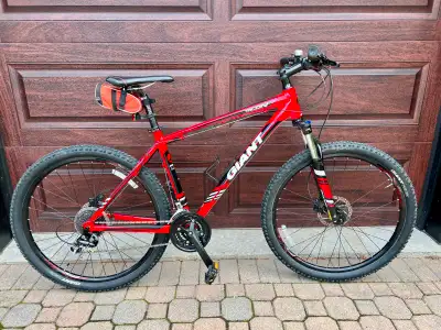 Giant Talon 4 Mountain Bike - Almost New, View more
