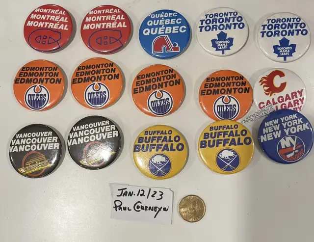 Vintage 1980 NHL Pin Back Buttons   in Arts & Collectibles in City of Toronto - Image 2