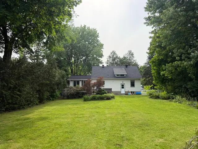 basement bedroom for rent in Room Rentals & Roommates in Gatineau - Image 4