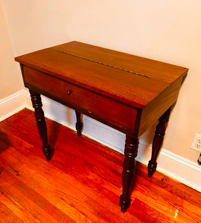 Wood entryway/ entrance table/ desk in Other Tables in Ottawa