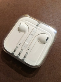 Apple iphone earphones