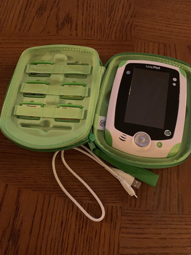 Leap Frog LeapPad with Case & 5 Games in Toys & Games in Oshawa / Durham Region