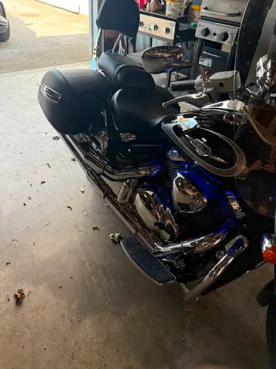 Mint C-90T Low kms No time to ride Highway bars,passenger foot boards,radio,back rest Great cruiser...