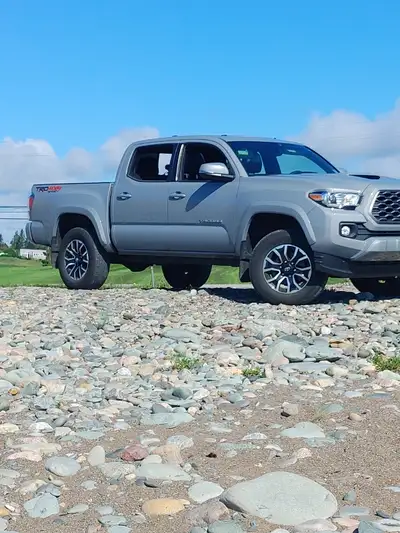 2021 Tacoma. 2021 Toyota Tacoma 4x4 Sport TRD. 6 speed manual 70000km. Fully loaded. Leather heated...
