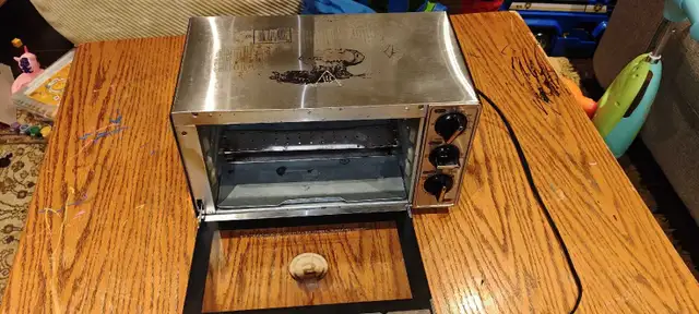 Hamilton Beach Toaster Oven in Toasters & Toaster Ovens in Oakville / Halton Region - Image 4