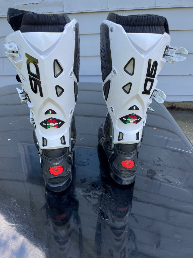 Motocross boots  in Dirt Bikes & Motocross in Chilliwack - Image 2