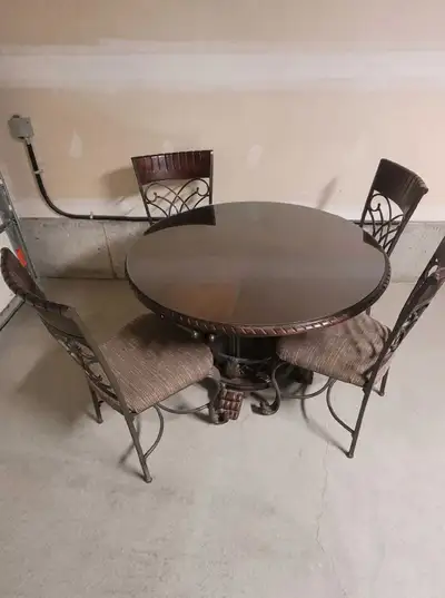 Round Dinning Table for sale, View more