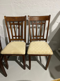 Set wooden chairs