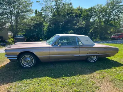 1964 Thunderbird 390 81,000 miles not kms Champagne Pink-painted in 2021 Vinyl roof replaced in 2021...