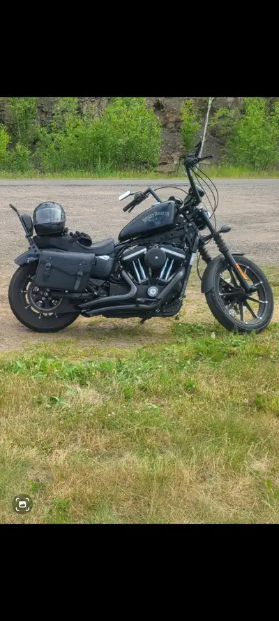 2017 Harley-Davidson Sportster XL883N Low KM 14,030 miles. Aftermarket Vance and Hines Exhaust, Ape...