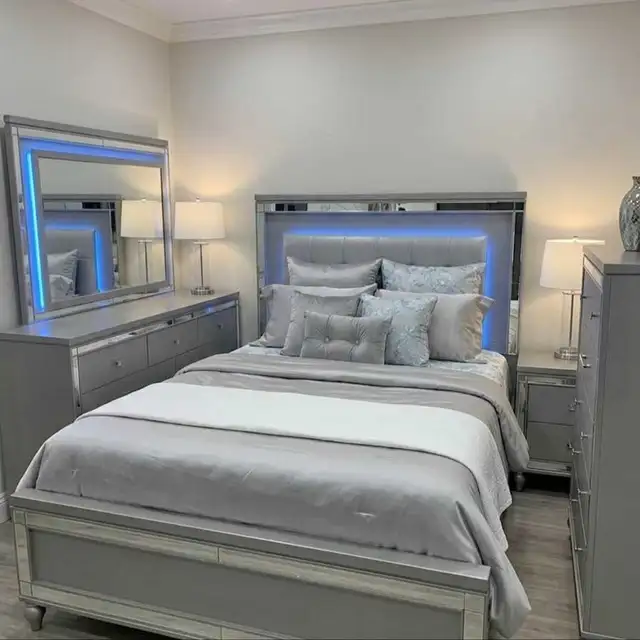 bedroom set in Dressers & Wardrobes in City of Montréal - Image 2