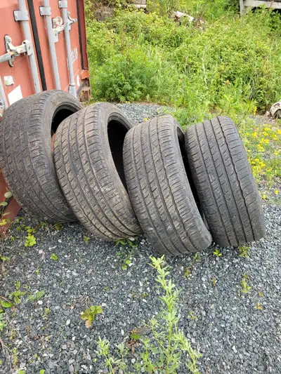 Michelin tires. Set of used tires. Size 225 45R 17. Good condition