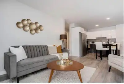 (‼️FEMALE ROOMMATE ONLY‼️) This 2-bedroom apartment comes with a private bedroom and washroom availa...