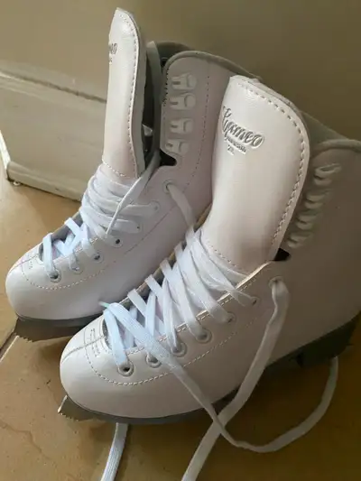 Cameo figure skates & Pink Bauer helmet for young girls, View more